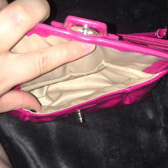 Adorable small Pink coach - Picture 2 of 8